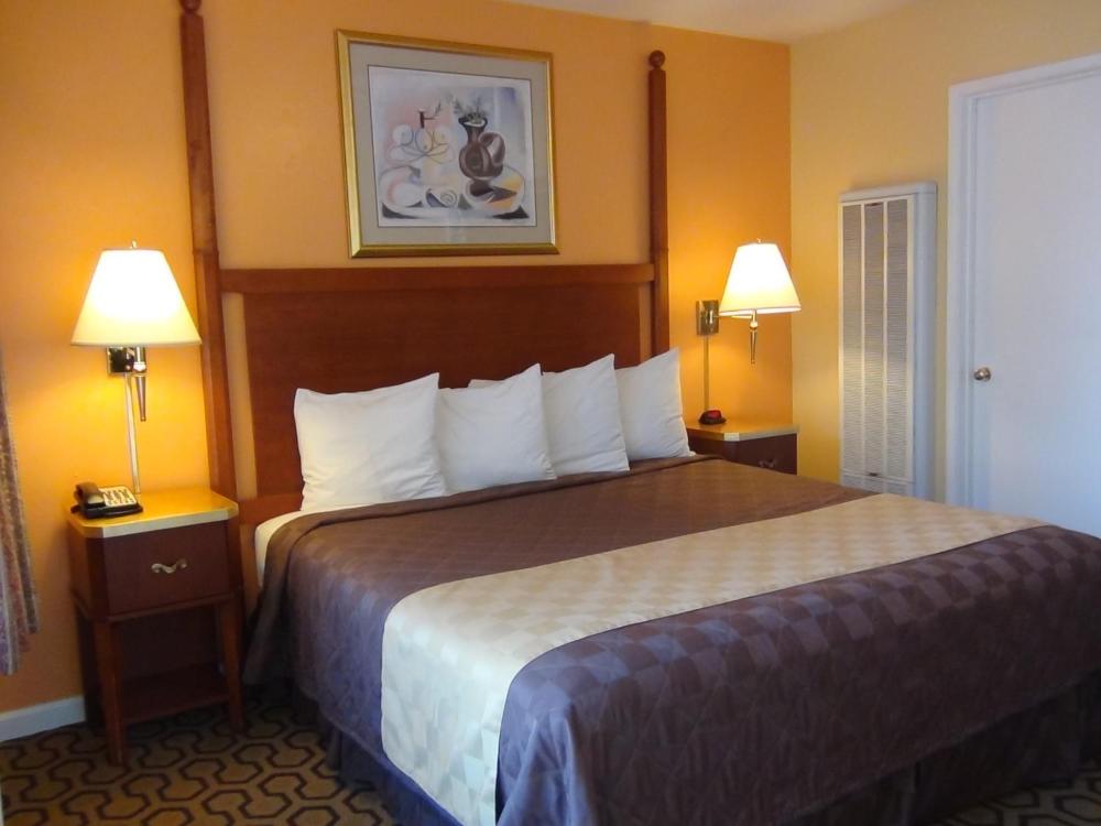 King Room - Non-Smoking